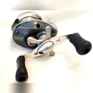 Quantum TG400CX Smoke Fishing Reel NWOT